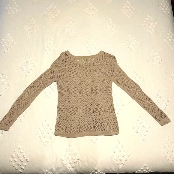🍁 Tan Fall Sweater 🍁 - Picture 2 of 3